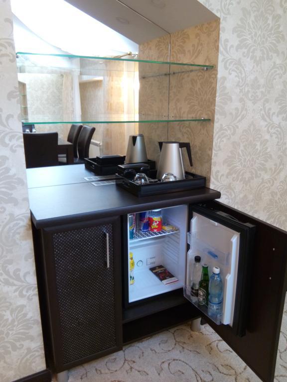 Premier Hotel Bishkek Habitación foto
