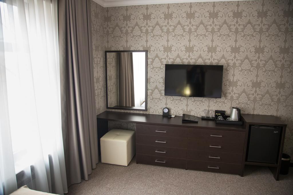 Premier Hotel Bishkek Habitación foto