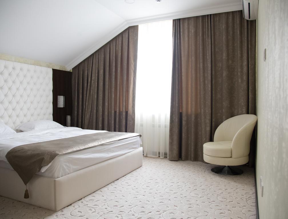 Premier Hotel Bishkek Habitación foto